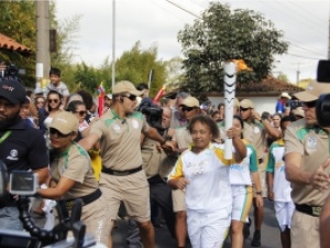 Aluna de Educação Física da FDV conduz Tocha Olímpica em Ouro Preto